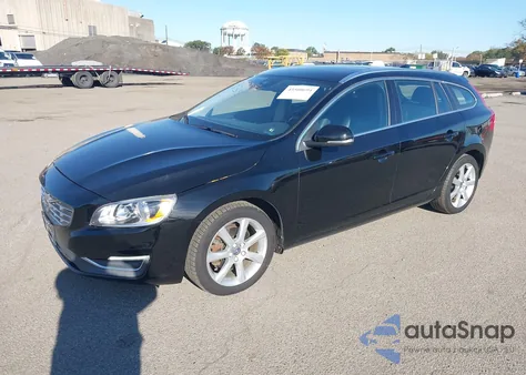 2016 Volvo V60 T5 Drive-E Premier z USA, uszkodzony, nr VIN YV140MEK0G1291486